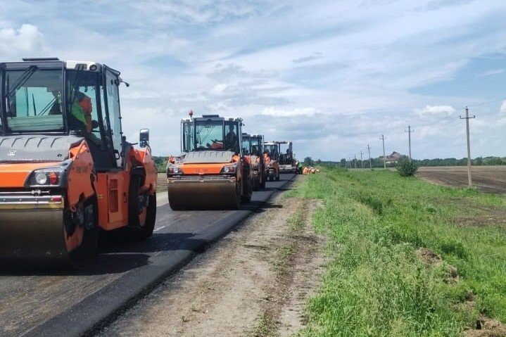 В Красносулинском районе завершен ремонт участка региональной автодороги г. Гуково – граница ЛНР протяженностью более 4 км