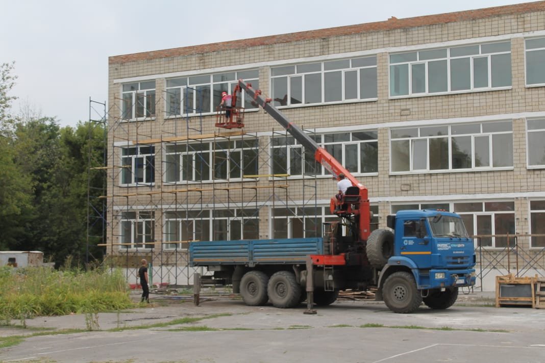 В Красносулинском районе завершен капитальный ремонт Ударниковской школы